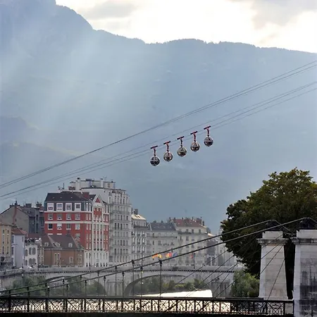 Appart'city Grenoble-meylan 梅朗